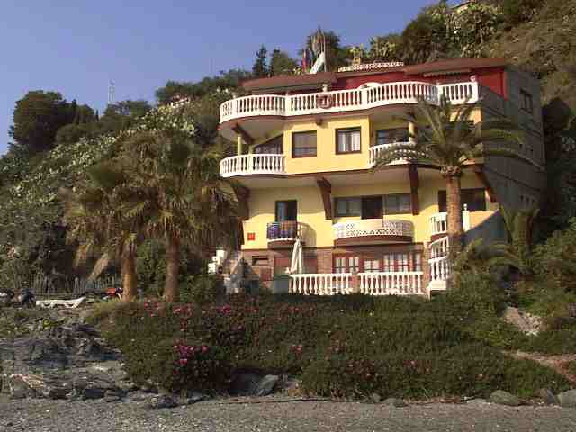 Appartements Antonio direkt am Sandstrand Palya Cabria gelegen