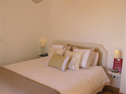 This master bedroom has a kingsize bed