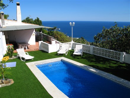 The house lies in a rustic area at Costa Tropical