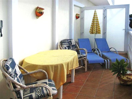 Direkt am Appartement gibt es diese private Terrasse