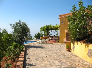 Das Auto kann im Hof geparkt werden