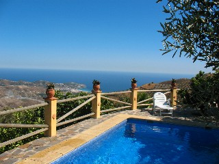 Auch vom privaten Pool haben Sie einen sch�nen Meerblick