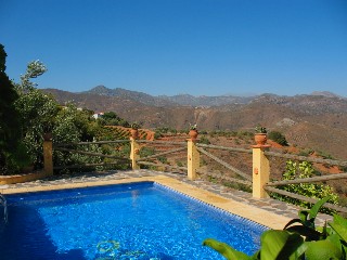 Geniessen Sie auch den Blick auf die imposante Bergwelt in S�dspanien