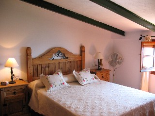 Das Zweite Schalfzimmer hat ein Doppelbett.