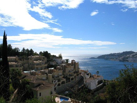 in der linken Bildmitte sehen Sie das zweistckige Haus Cielos de Cotobro