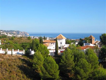 Der weite Panorama Blick reicht vom Cerro Gordo bis Nerja