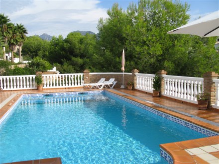 Vom Pool haben Sie auch einen schnen Blick auf die Berge