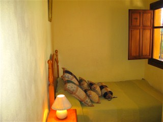 Das zweite Schlafzimmer hat ein Doppelbett