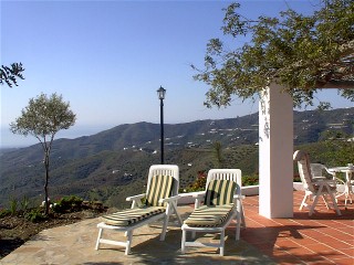 Nach Ostern berblicken Sie die Berge in Richtung Torrox