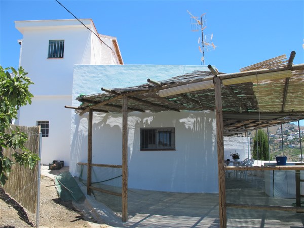 Das Landhaus Finca Cabria hat eine �berdachte Terrasse