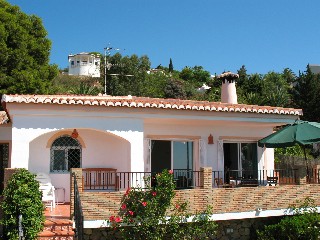 Villa Laurel am Mandelberg in Salobrena, ein ruhige Ferienhaus mit Garten und Meerblick