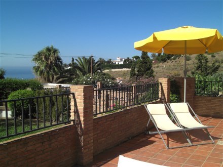 Von der Sonnigen Terrassen beblicken sie das Meer bei Salobrena