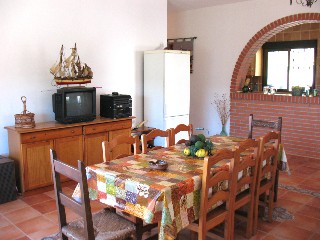 Durch einen offenen Bogen Sie die K�che zum Esstisch abgeteilt.