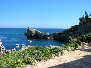 Die Bucht Marina Playa ist gesch�tzt durch die Felsen
