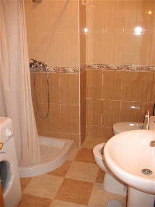 Die Bder sind hell gfliest