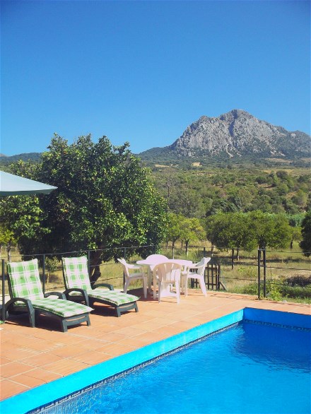 Der private Pool der Finca Naranjos ist nicht einsehbar