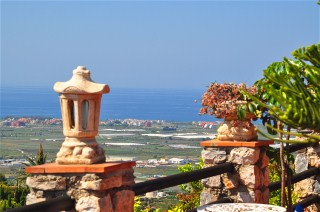 Von der Teasse �berlicken Sie die Vega und den Hafen von Motril