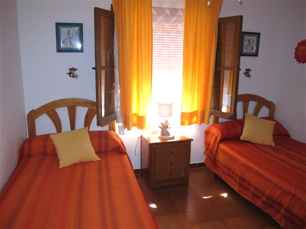 afzimmer mit zwei Betten