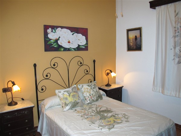 Schlafzimmer mit Doppelbett