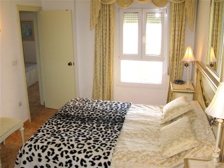 Schalfzimmer mit Doppelbett