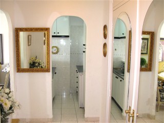 Die gasamte Wohnung ist geschmackvoll eingerichtet