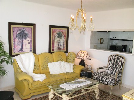 Wohnzimmer mit Couch