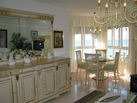 Wohnzimmer mit Essecke